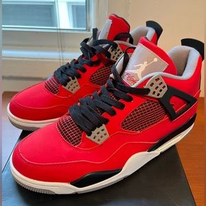 Jordan Retro 4 - Toro Bravo - Size 10